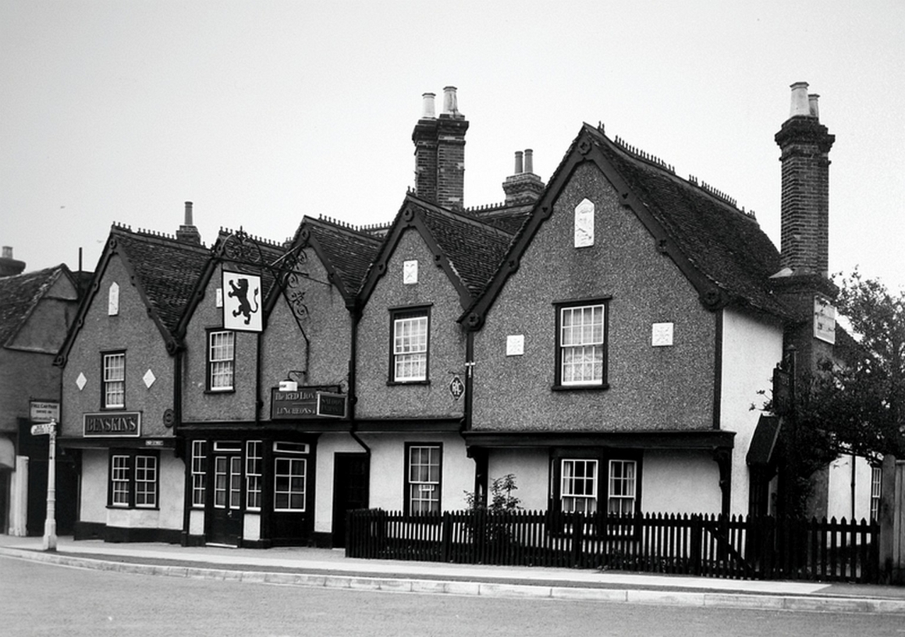 Red Lion 2