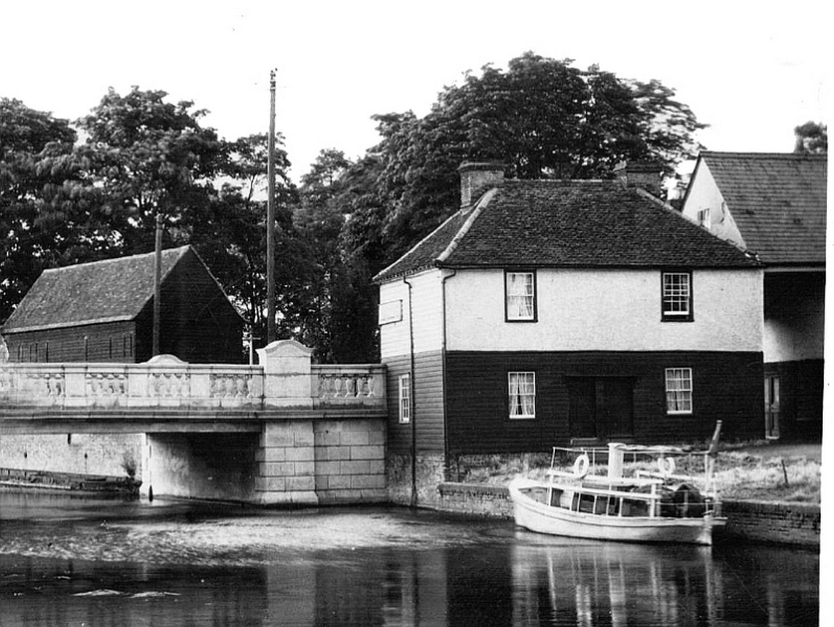Stanstead Bridge 01