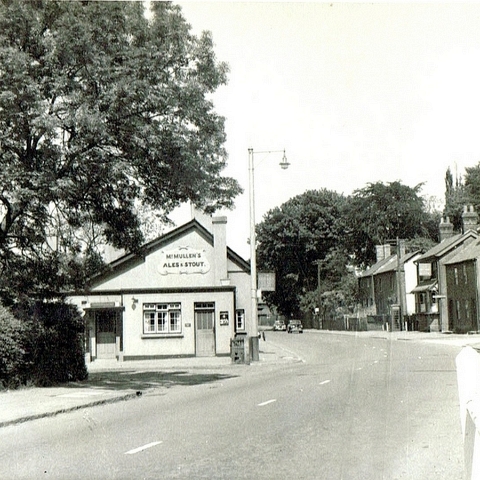 Roydon Rd
