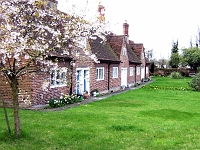 The Baesh Alms Houses of 1635. Roydon Road Stanstead Abbotts. Photo 2006.