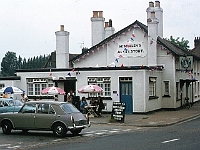 he Queens Head, Stanstead Abbotts. Late 1970's.