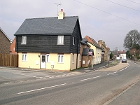 Site of the old Queens Head. Before these houses were built the Queens Head converted to a chinese restaurant. Photo 2005