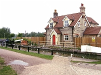 Hardmeade Lock, for sale at £899,000 Photo 2008. (Still unsold May 2010 but price now £699,000).