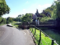 The footbridge at Amwell. Photo 2009.