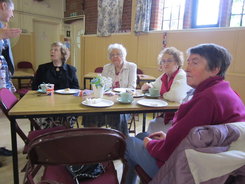 IMG_0216.JPG - Support from the Evergreen Club. Photo Helen Lovick.